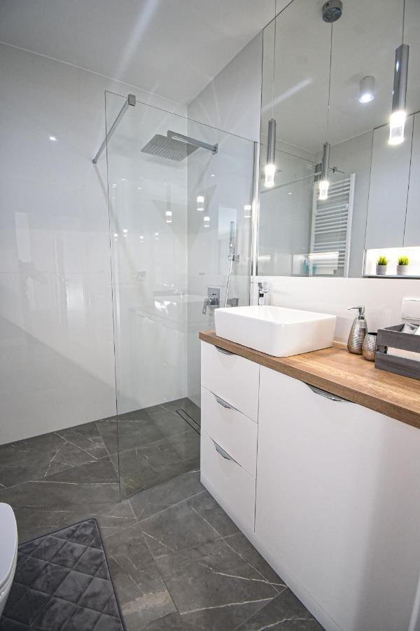 Apartament Villa Park Przy Plazy Z Widokiem Na Jezioro, Taras 50 M2 오스트로다 외부 사진